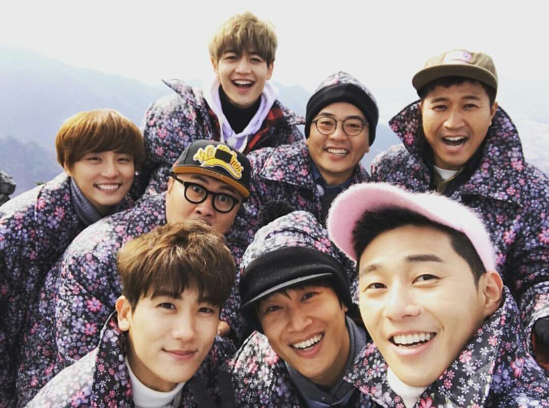 park hyung sik pics on Twitter: "hwarang cast selcas are always LIT…