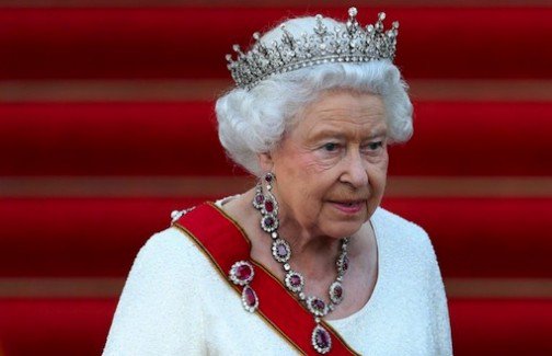 Queen Elizabeth has resumed official duties as she continues to recover from a heavy cold that forced her to miss Christmas and New Year Church services.
