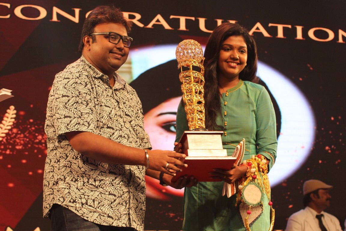 KollywoodCinima's tweet photo. #MGRSivajiAwards @Riythvika win Best Supporting Actress. #OruNaalKoothu #KennayaFilms #Kollywudcinema https://t.co/FiFHnhpJH2