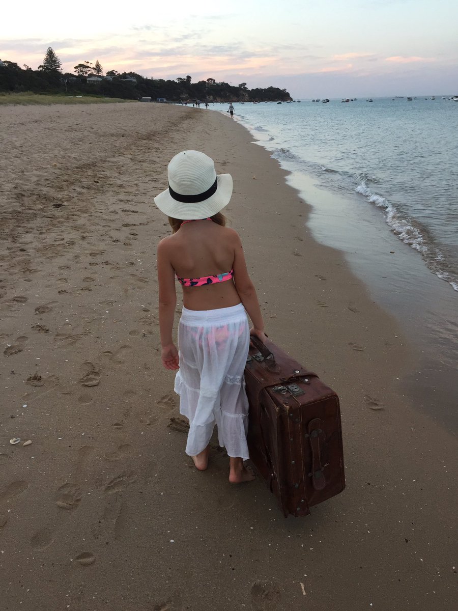 GlamXperience's tweet photo. Our little happy glamper is searching for new glamping destinations #mornington #byronbay #greatoceanroad #glamping 😍 https://t.co/ISAtkMfWGN