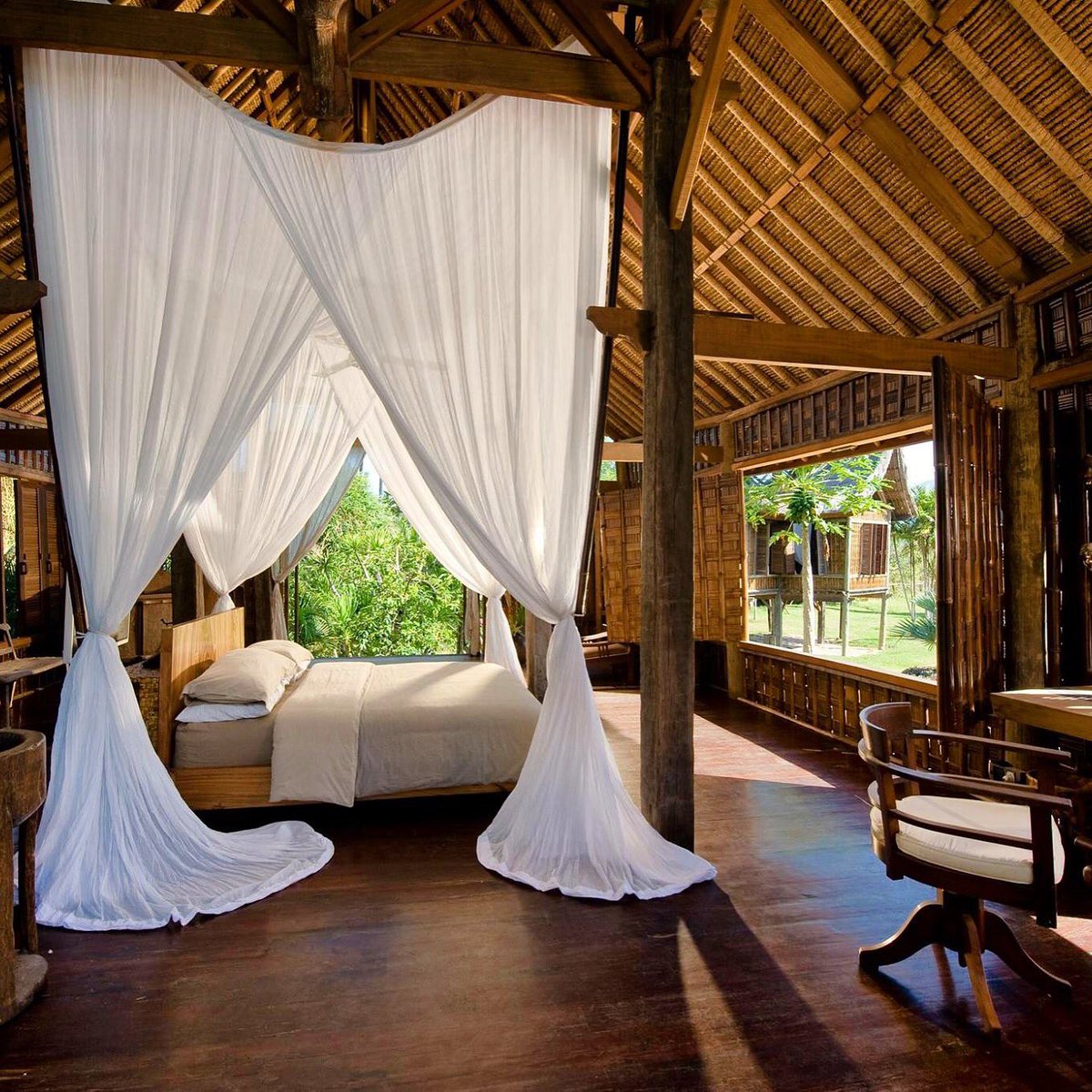 #wanderlustwednesday homage to iconic #Bali #designer &amp; #sustainable #bamboo pioneer our feature on Villa Camphuan ecogypsy.net/ecoescapes/vil…