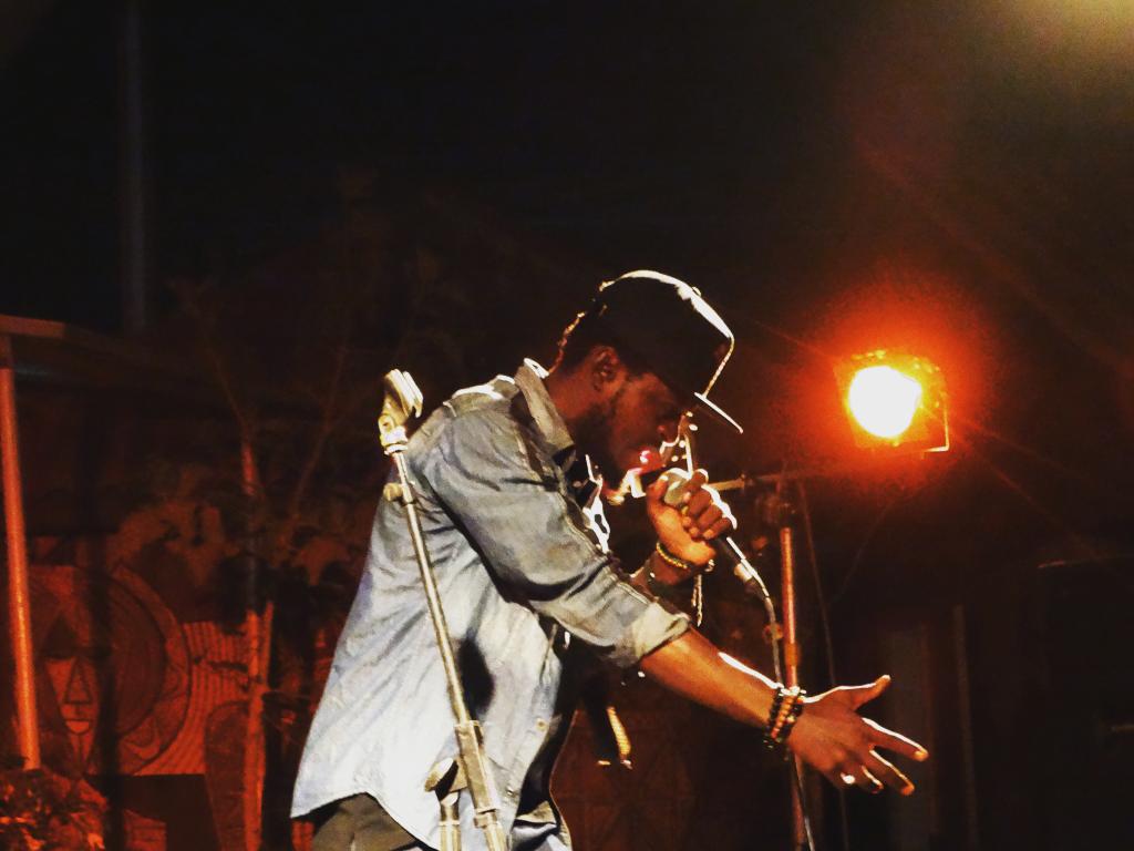 MartialNucci's tweet photo. C'était le 23 décembre au Foyer de l'ATB à Gounghin (Burkina Faso - Ouagadougou 2016)
#2015CHRONIQUES
#RealHipHopForEver https://t.co/SLtAbCKrfc
