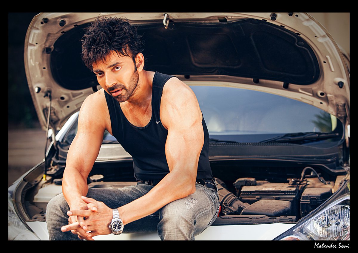 Happy Birthday to one of the finest actors and coolest human beings <a href="/karanaanand/">karan Aanand</a>