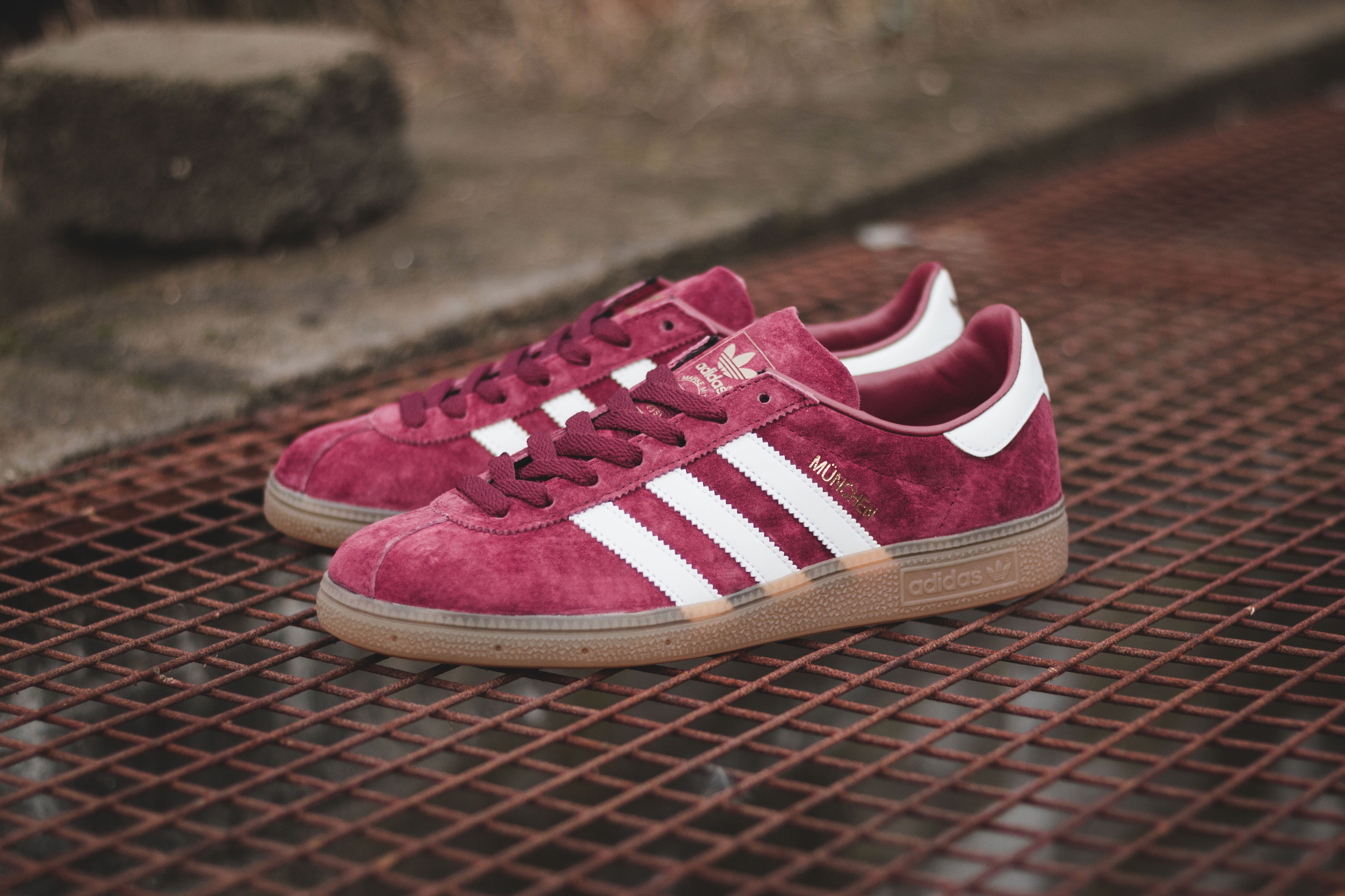 HANON on Twitter: "adidas Munchen "Burgundy" is available to buy ONLINE now! #adidas #munchen https://t.co/fiKtbD2bCw https://t.co/PTVfD2iZQO" / Twitter