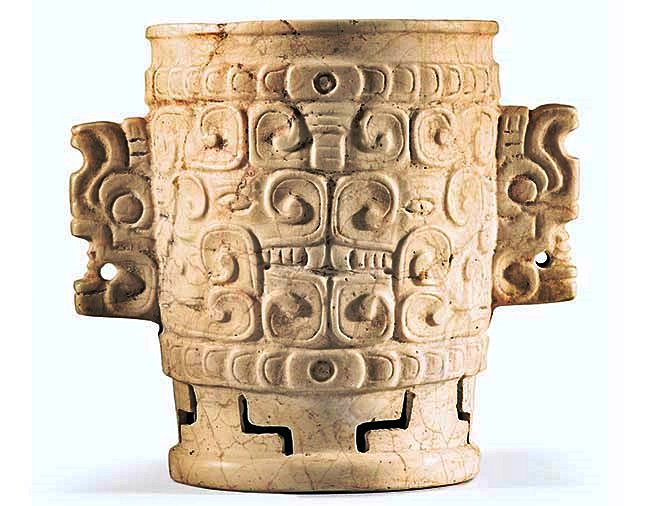 Si usted cree que nuestros antepasados solo usaban guacales y vasijas de barro como utensilios para alimentarse Ver goo.gl/KzbHBK