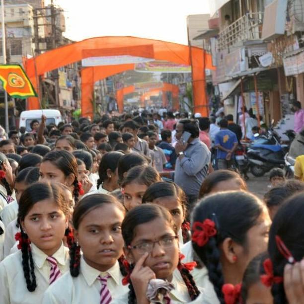 SriKavyam's tweet photo. Thousands of children holding Kamadhenu flag, their steps in tune with Goumata's song; this was speciality of #MangalGouYatra @HDL_bagalkot https://t.co/KbNo71KTMV