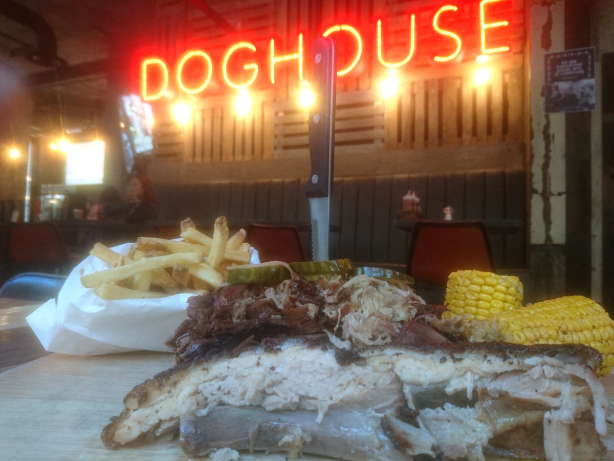 BrewDogMCity's tweet photo. Friday's awesome Warpigs Showcase paired with a custom made, bbq special you say? The Smorgasbord; a sandwich of epic proportions! #muchmeat https://t.co/DYh2jbL4qR