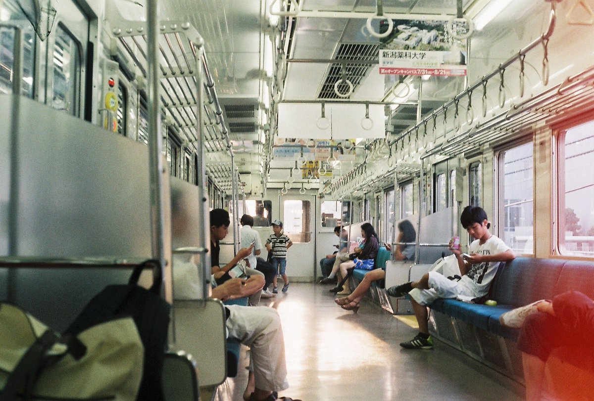 tokyoIo's tweet photo. queen of sneaky train shots and overexposure :-/

(local train to/from yamanashi-ken, july 2016) https://t.co/iLWe10wK4u