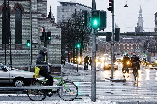 VisionZeroCA's tweet photo. @ranpuba @Dizzyluv25 @transalt Agreed, cyclist #LPI's are crucial for convenience &amp; safety. Likewise #bikerails e.g. https://t.co/3yAfJEU6W5 https://t.co/OTs70yYUK3