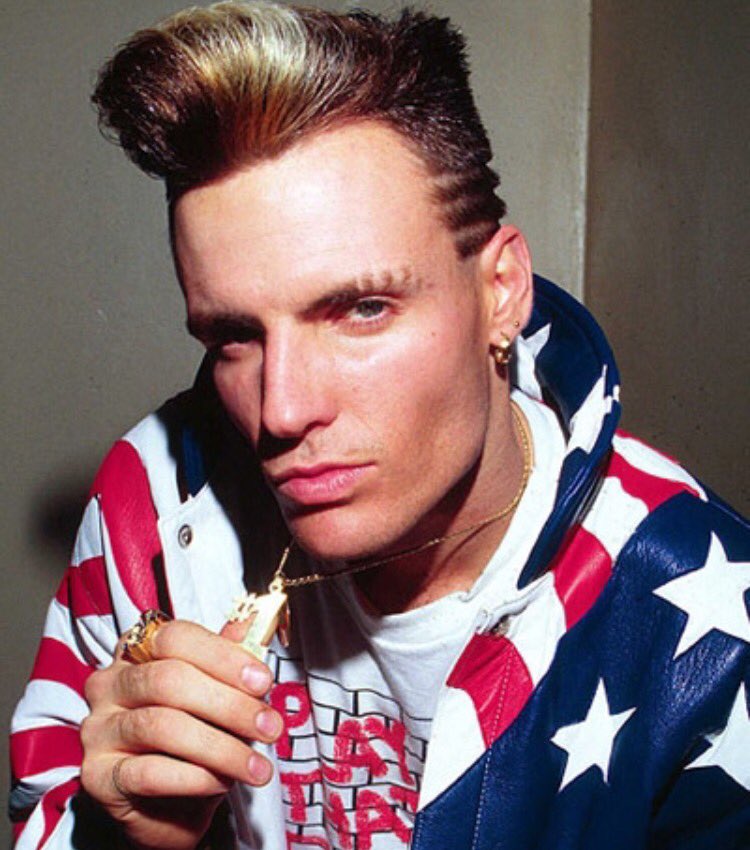 mallorycynthia's tweet image. hmph...