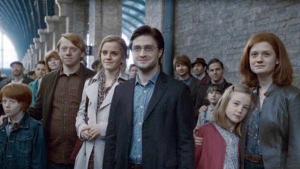 Hogwartssite's tweet photo. 2017, el año en que tiene lugar el epílogo de 'Harry Potter y Las Reliquias de la Muerte' y comienza 'Harry Potter and The Cursed Child' https://t.co/eKb7xemzWL