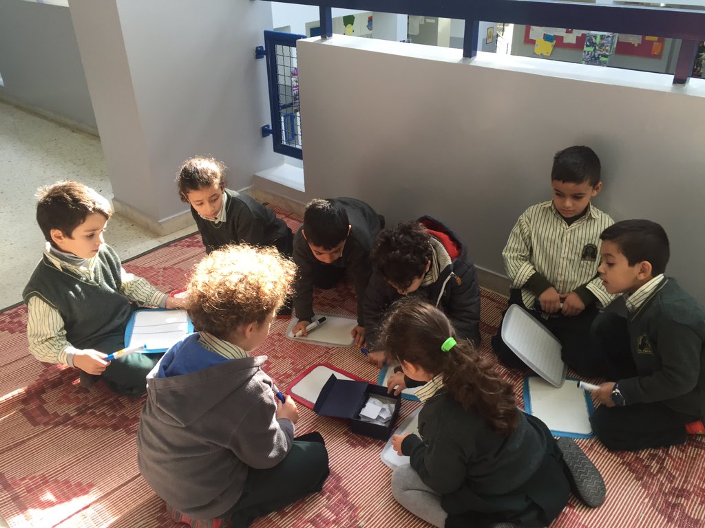 متعلّمو الأوّل الأساسي يعملون على تنمية مهارات القراءة والكتابة #التعلم_التّمايزي <a href="/Hhhsinfo/">Houssam Hariri HS</a>
