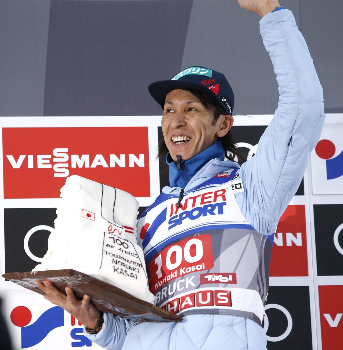 FISskijumping's tweet photo. Noriaki Kasai took part in his 100th 4-Hills competition today! This guy is amazing! #skijumping #FISskijumping #4hills #legend https://t.co/bdK0BkFcr7