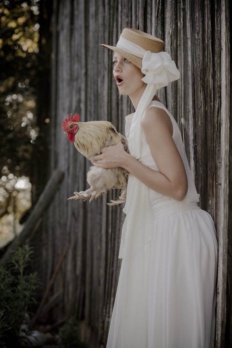 journalDfemmes's tweet photo. #VictoireVermeulen s'inspire de la nature pour sa collection 2017 https://t.co/XVBeNuPMDs #robemariee #mariage #weddingdress https://t.co/3SCSvBcxZ5