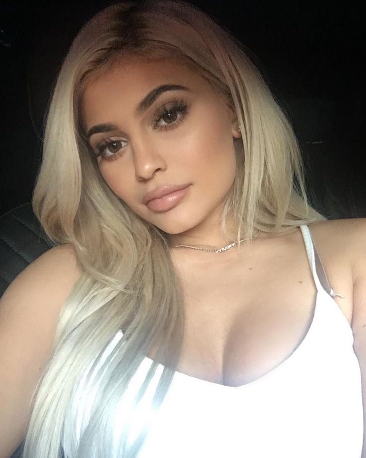 rpgHmdx's tweet image. Kylie Jenner 
Zoe
19ans 
Hetero