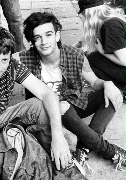 rpgHmdx's tweet image. - Matthew Healy 
- 24 ans 
- Bisexuelle