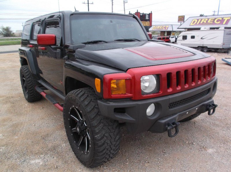 DirectAutoplex's tweet photo. Handle life's twists &amp; turns in our capable 2007 Hummer H3! Come see us. #directautoplex #hummer #h3 #drive #midland https://t.co/1N7GO9DIPH https://t.co/SCO9IWKGpn
