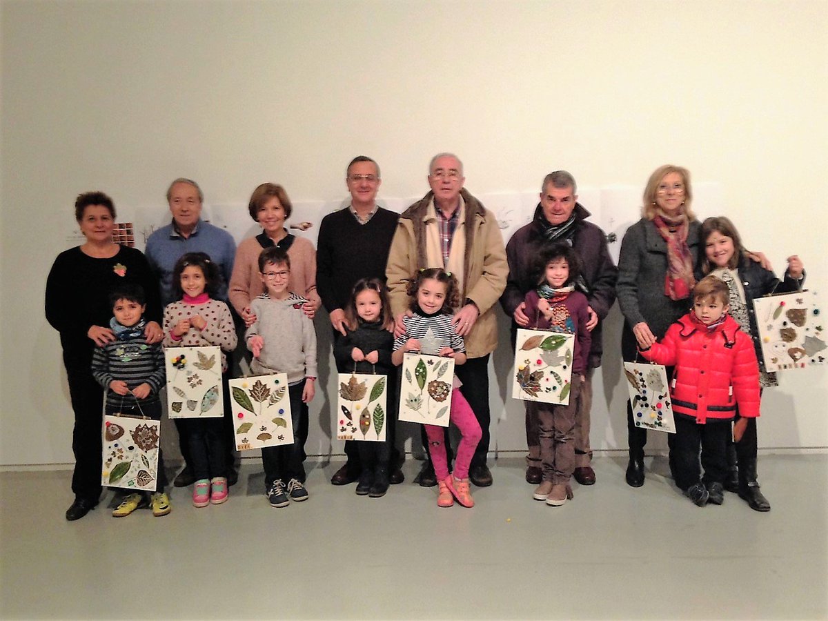Molt contents del resultat del taller intergeneracional d'avis i nets d'avui! 
Gràcies a tots els participants, petits i grans!