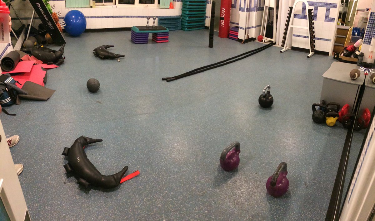 OlympiaHealth's tweet photo. Awesome bit of #circuit work in the #studio. #Powerbags #Battlerope #Slamball #Kettlebell #Fitness #Warrington #PT #Tutor https://t.co/mGszYjufBX