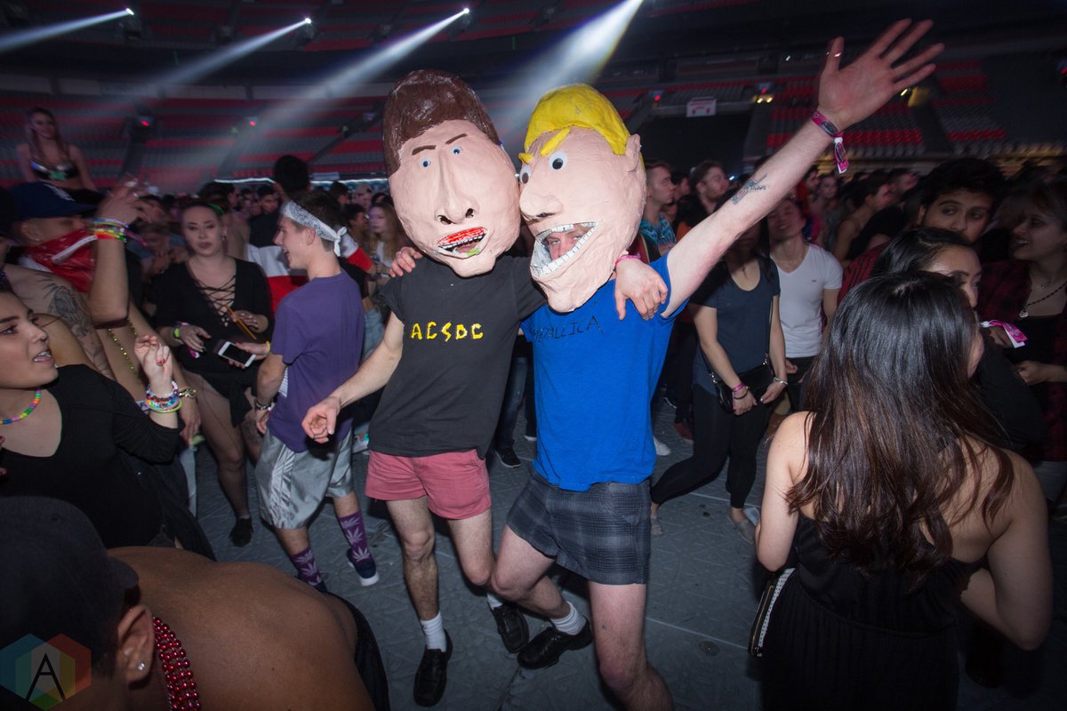 Aesthetic_Mag's tweet image. Photos: #Contact2016 – Disclosure, Marshmello, W&amp;amp;W. #Vancouver #EDM bit.ly/2iJILRv