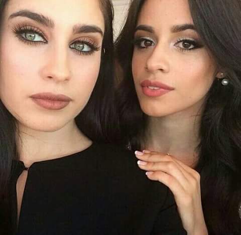 csmilazymlk's tweet image. agora me diga como você acha q n combinam? CAMREN É MAIS REAL QUE VC VADIA #camren4president #camrenisreal.