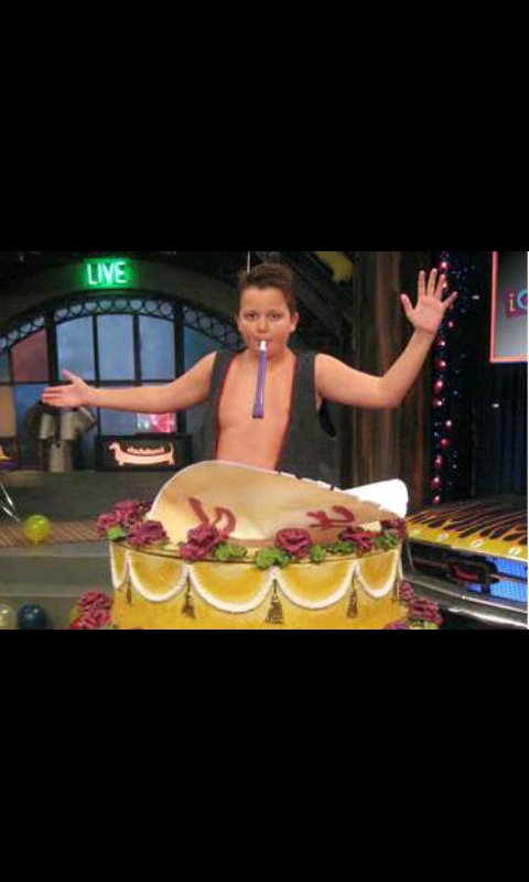 KD_johnson15's tweet photo. Magic Mike (2012) https://t.co/swfe3uRWiy