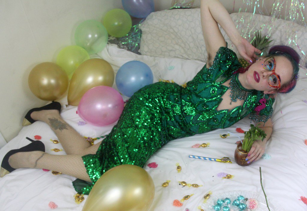 GrittyLuxeLife's tweet photo. New babe alert!! Kelsy Mooningham is our Rainbow Glitter Sunshine Queen. https://t.co/cNx0uTsUa5 https://t.co/zPSs8jfQdI