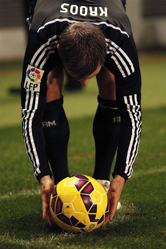 Happy birthday to one of the best midfielders on the planet. Toni Kroos turns 27 today. 