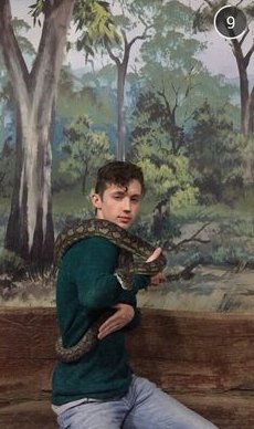 SCROLLDEEP's tweet image. when ur best mate was busted causing drama but u gotta stick by them