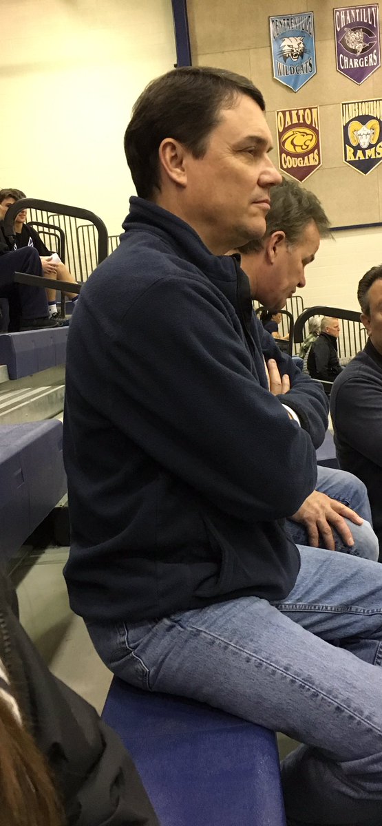 cooldad_shteve's tweet photo. Me realizing how old I am at a high school basketball game #I'mold #emptynester #yearofrealizingthings https://t.co/3W4DWe5G6s