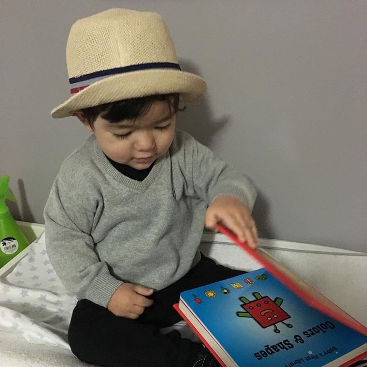 VasquezRunning's tweet photo. Hats and Books for this little guy.. https://t.co/I4ia3sd6tK