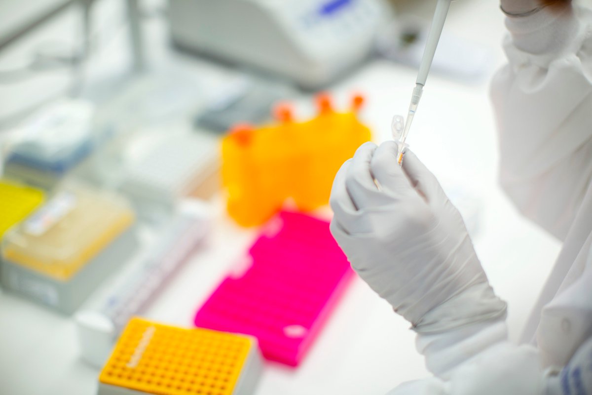 We are hiring an Associate Scientist for our Research &amp; Development team! Apply today! ow.ly/pcKi307Gwd6 #genomics