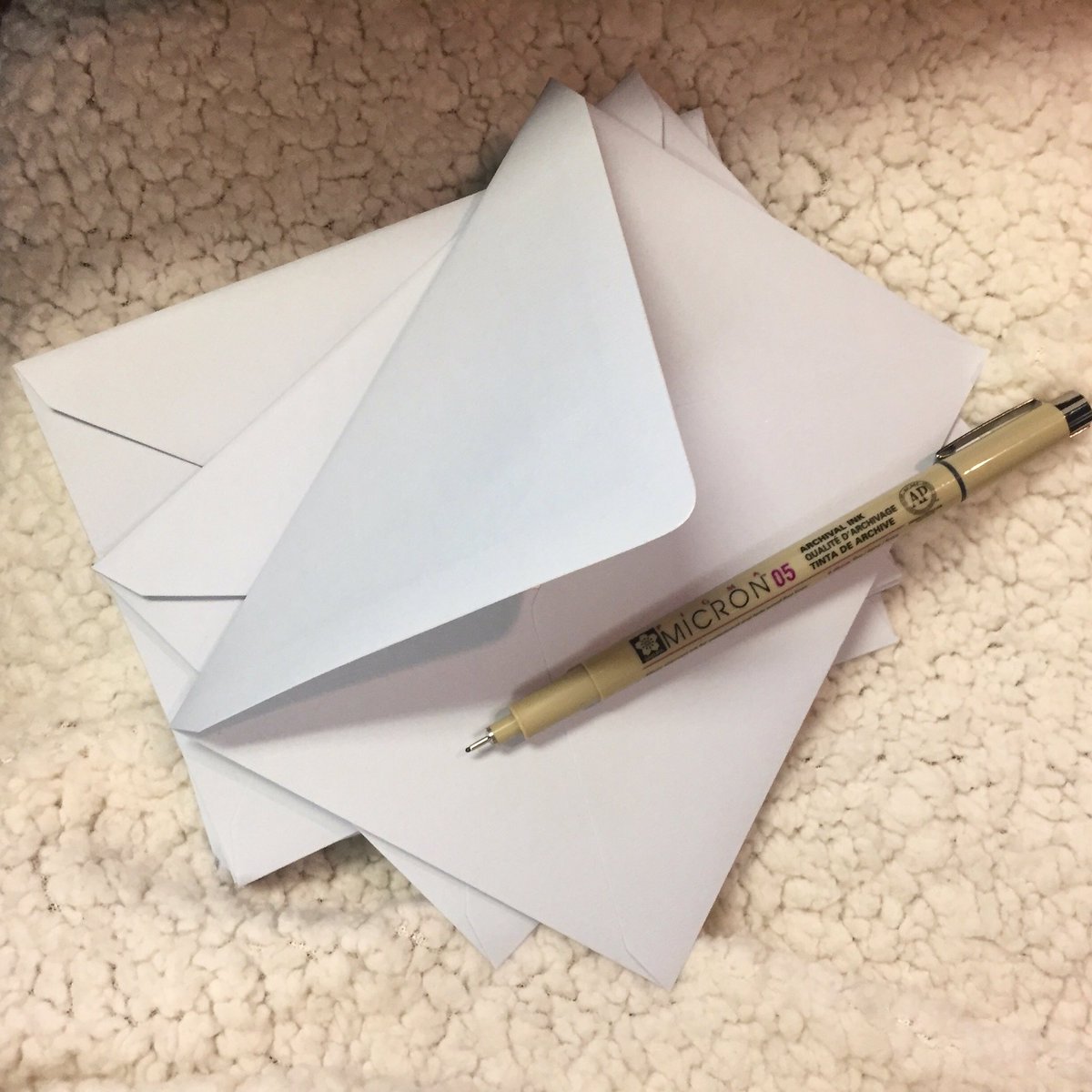 DavisPaperie's tweet image. It's even chilly here in San Diego, time to catch up on some letters 💌 #CustomNotecards #Notecards  #SnailMail #PaperGoods #CustomPaperGoods