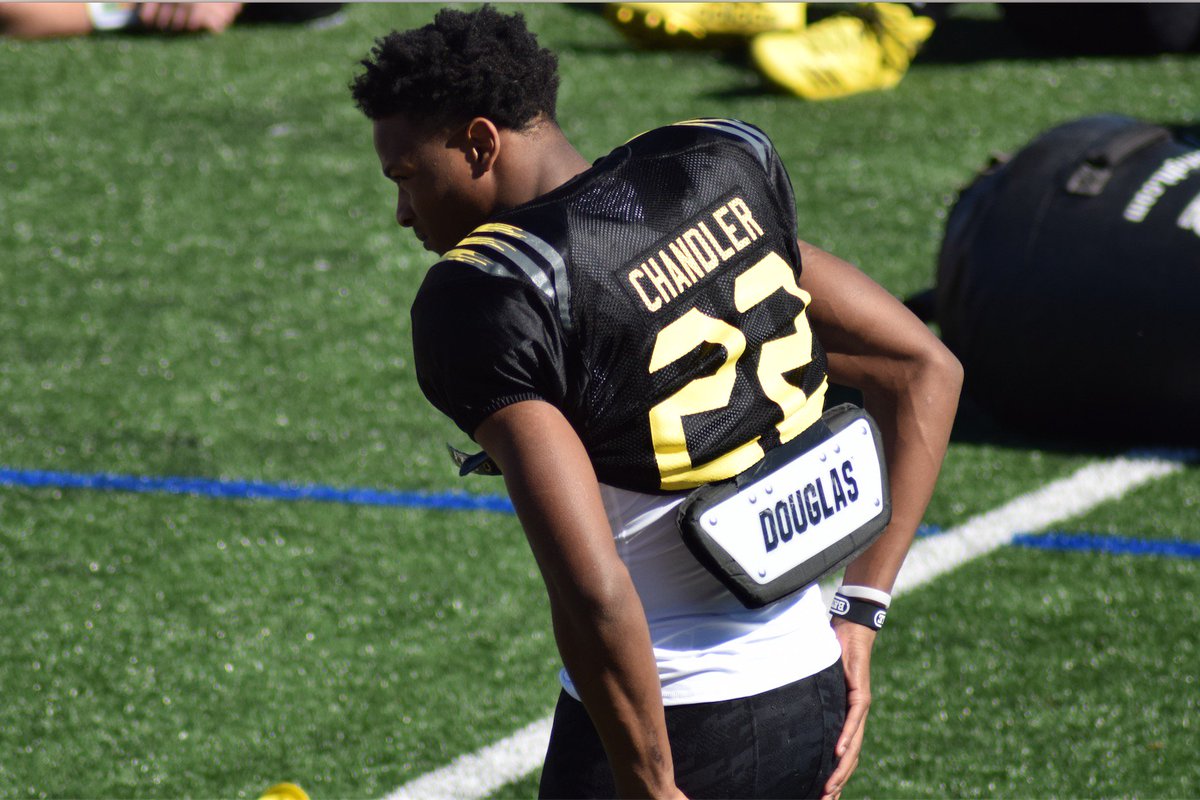 JesseReSimonton's tweet photo. "Why not Tennessee?" A convo with #Vols RB commit @Channdler_35. A humble, hulking star and major 🔑 to 2017 class.  https://t.co/J3pT89bqKg https://t.co/ucUuRDiOpF