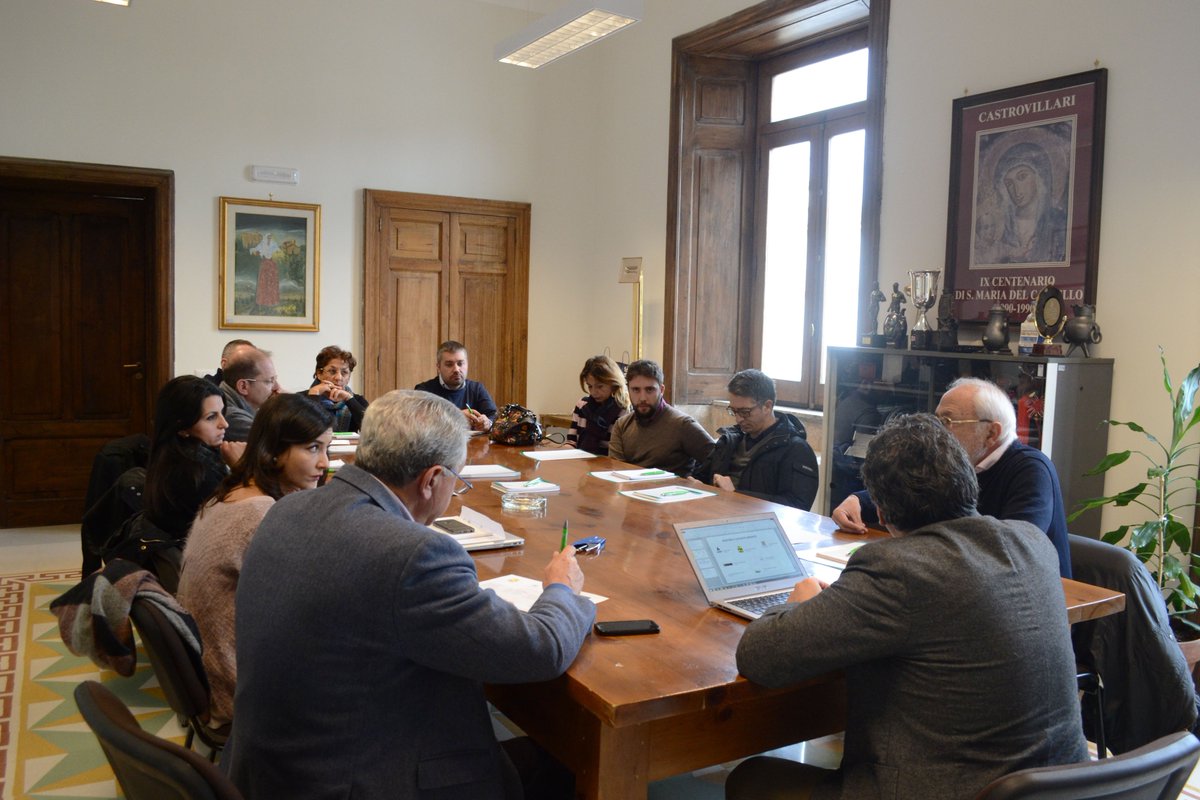 PolPll's tweet photo. Ci siamo confrontati con i partner per sviluppare nel migliore dei modi il progetto sul territorio https://t.co/UVSeo7H5af #lavoro #Calabria https://t.co/t12rWNYGUP