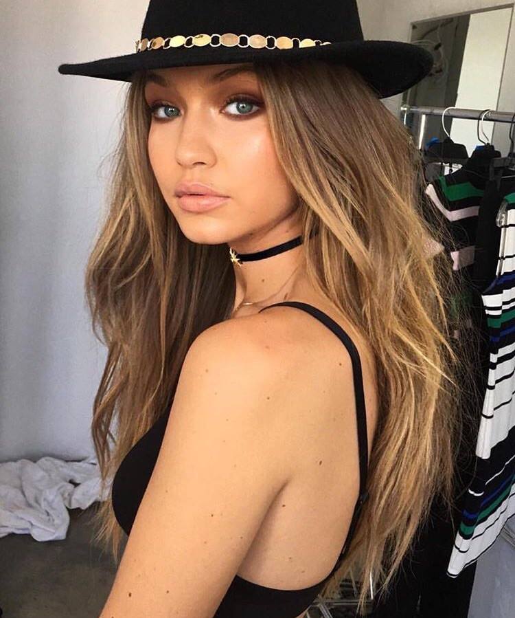 Gigi Hadid's beauty tip: ''My advice to women is eat clean, and work out to stay fit.'' (📷: Gigi Hadid / Instagram)