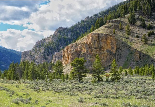 KateLThomas's tweet photo. @Expedia challenged me to create an adventure on a budget through Yellowstone &amp; Grand Teton.  https://t.co/jCtuE1kY6Z #ExpediaViewfinder https://t.co/ctXhWQ8JMW