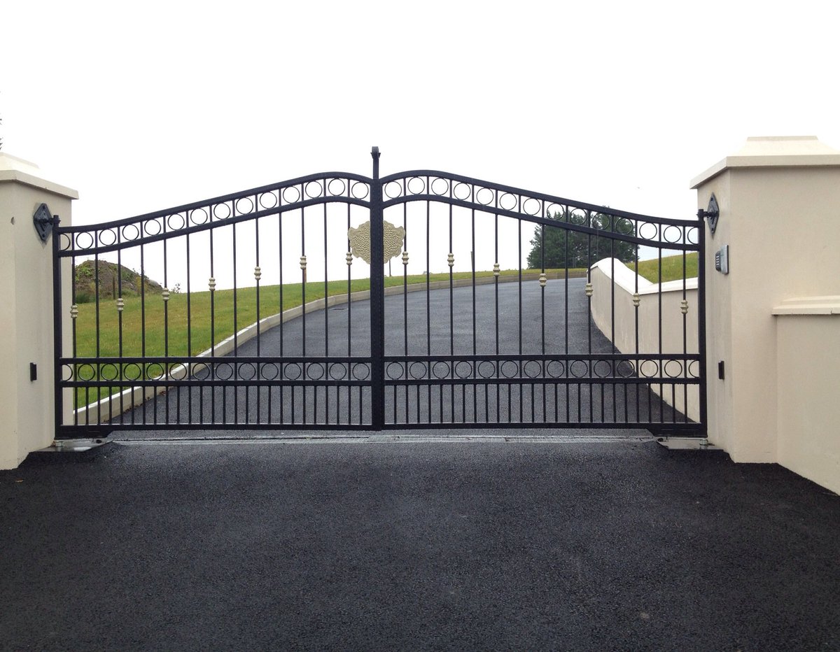 SentinelCork's tweet photo. Gates supplied, fitted and automated to your requirements. All sizes, finishes and purpoose https://t.co/5IFciUyDSr
