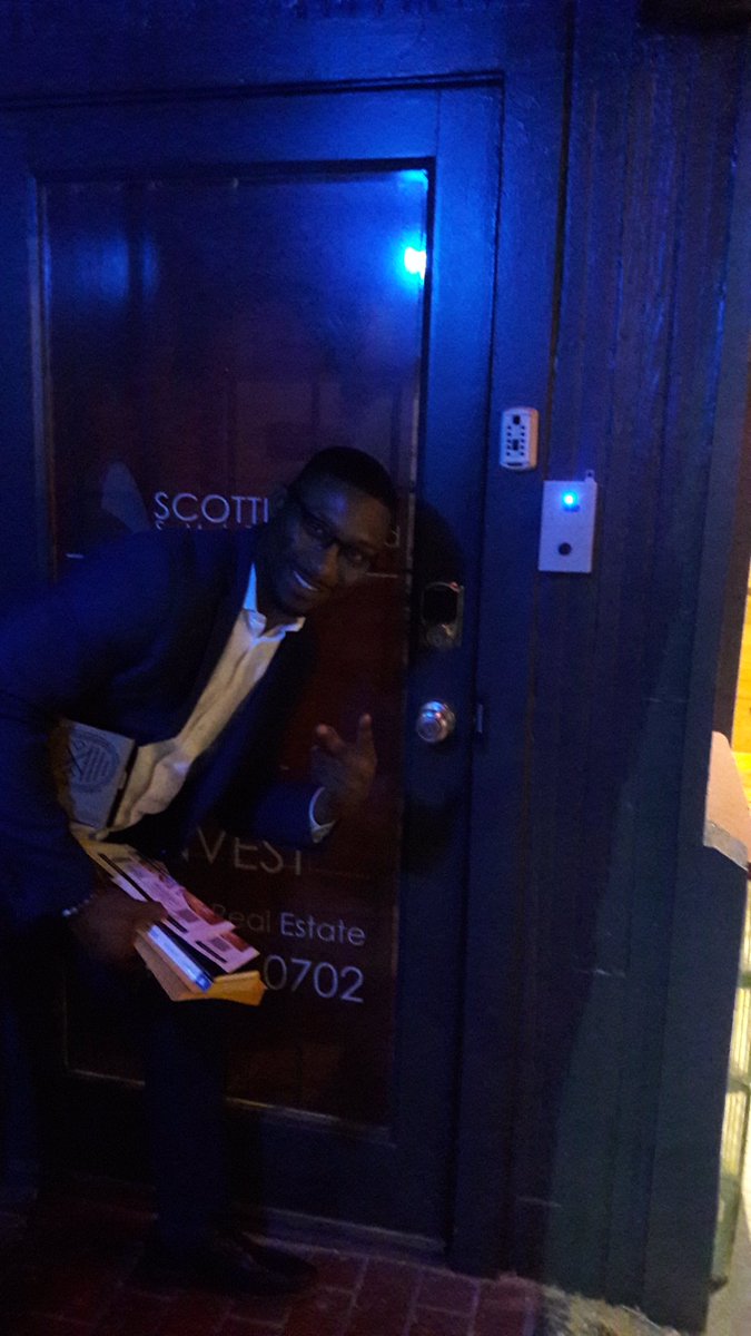 Trueface_ai's tweet photo. Would love to show you facial recognition unlocking a door on Friday @eringriffith #ridiculouslycool #smartitems #CES2017 https://t.co/164edVsjMw