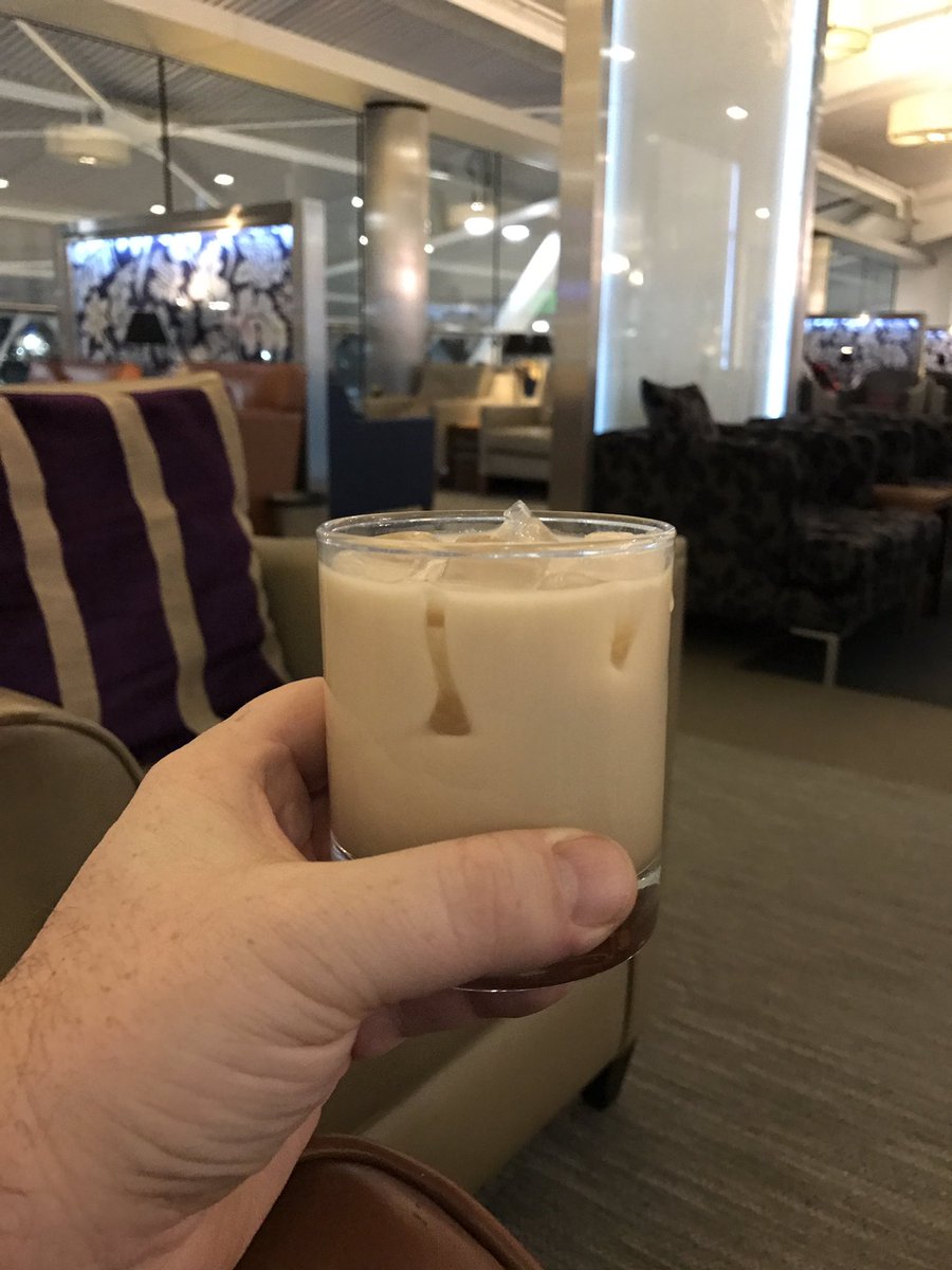 StevenCarroll8's tweet photo. @Rickvick999 The Dude was at the BA lounge! #Caucasian #thedude #thedudearino #overtheline #makeitzero #Donnie #Walter https://t.co/6Tl7PtHJc4
