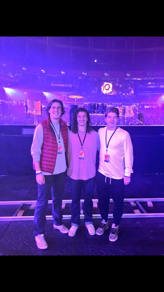 FCALaxInterns's tweet photo. #Passion2017 was amazing! How awesome it was to see God work! Here's to a great upcoming spring semester. Be a light for Jesus everyone! https://t.co/PktUU7izR3