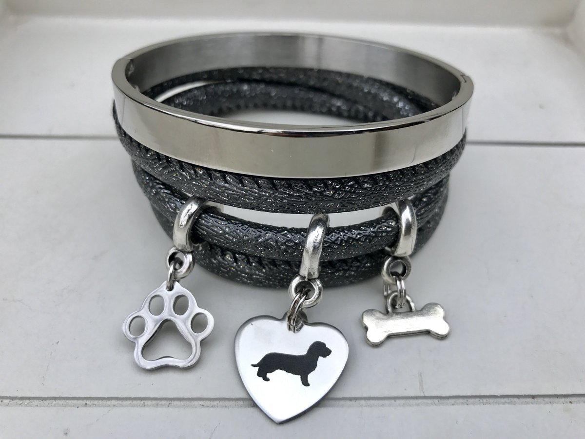 Feminthecity's tweet photo. New Designs #Labradors #dogs #jewelry #Dogbracelets #Doglovers #dachshund https://t.co/7E7mXqVL2u
