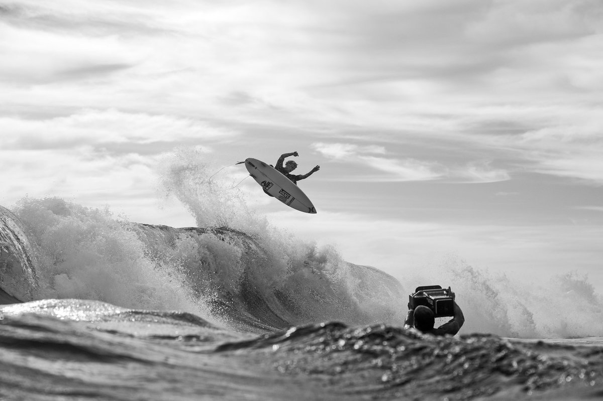 WaimeaFilm's tweet photo. #ViewFromABlueMoon 9:30 a.m. @TheNewKahilu followed by a Q&amp;A with Curt Morgan
Photo:@johnjohnflorenc catching air in Australia. ©@BrainFarm https://t.co/BwRNdjFkCm