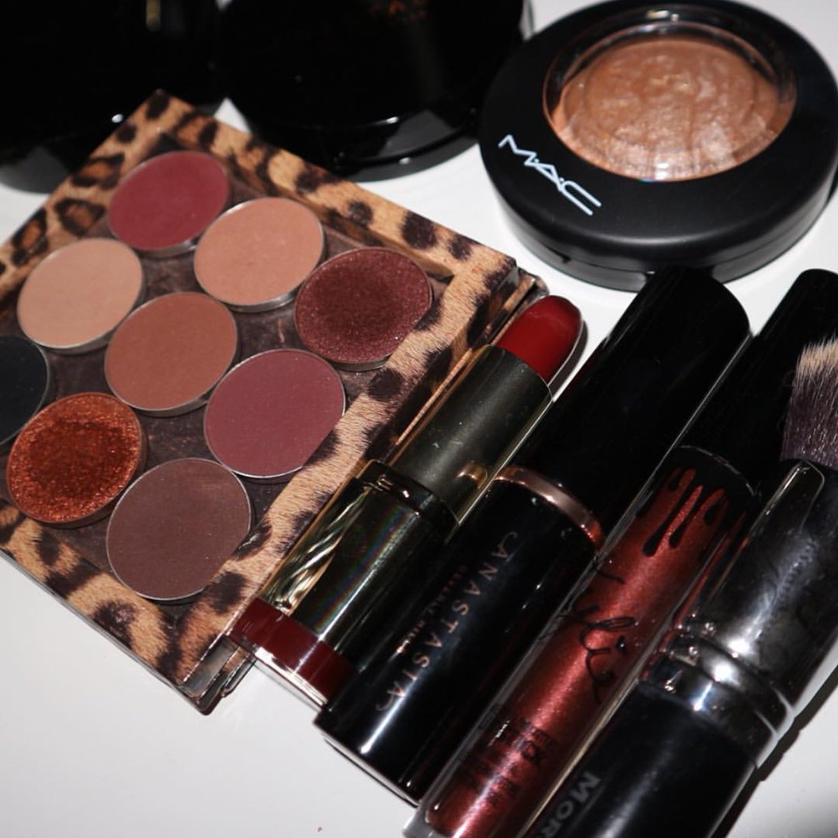 ZPalette's tweet photo. Wednesday Mood 💄 Shop our Leopard Small Z Palette here >>> https://t.co/Jg1A3gSFAd?
#WednesdayWisdom 
📸: @makeupbyaneysha https://t.co/k4xwcO7uQY