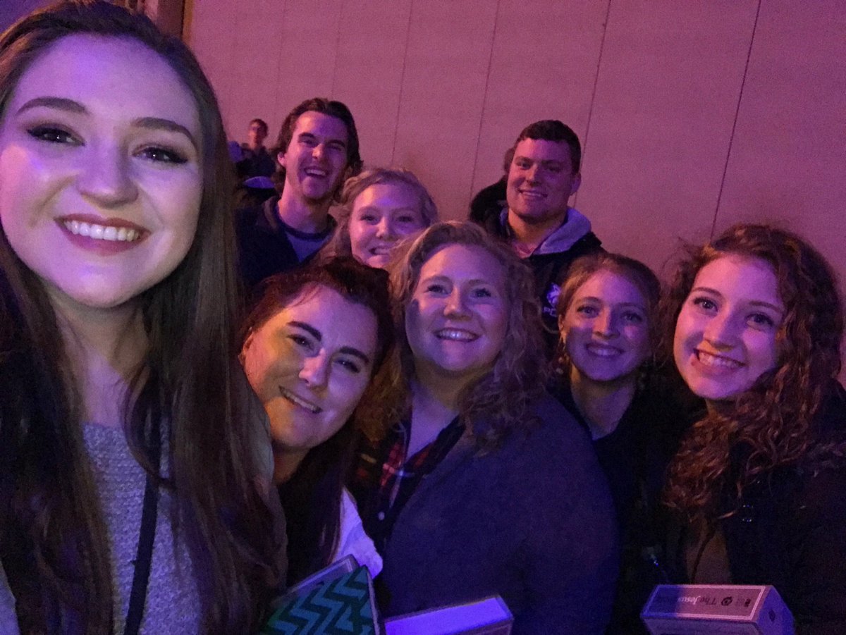 EmmaJoy97's tweet photo. Passion 2017 #GroupSriracha #EndItMovement https://t.co/eXw3N9bvO8