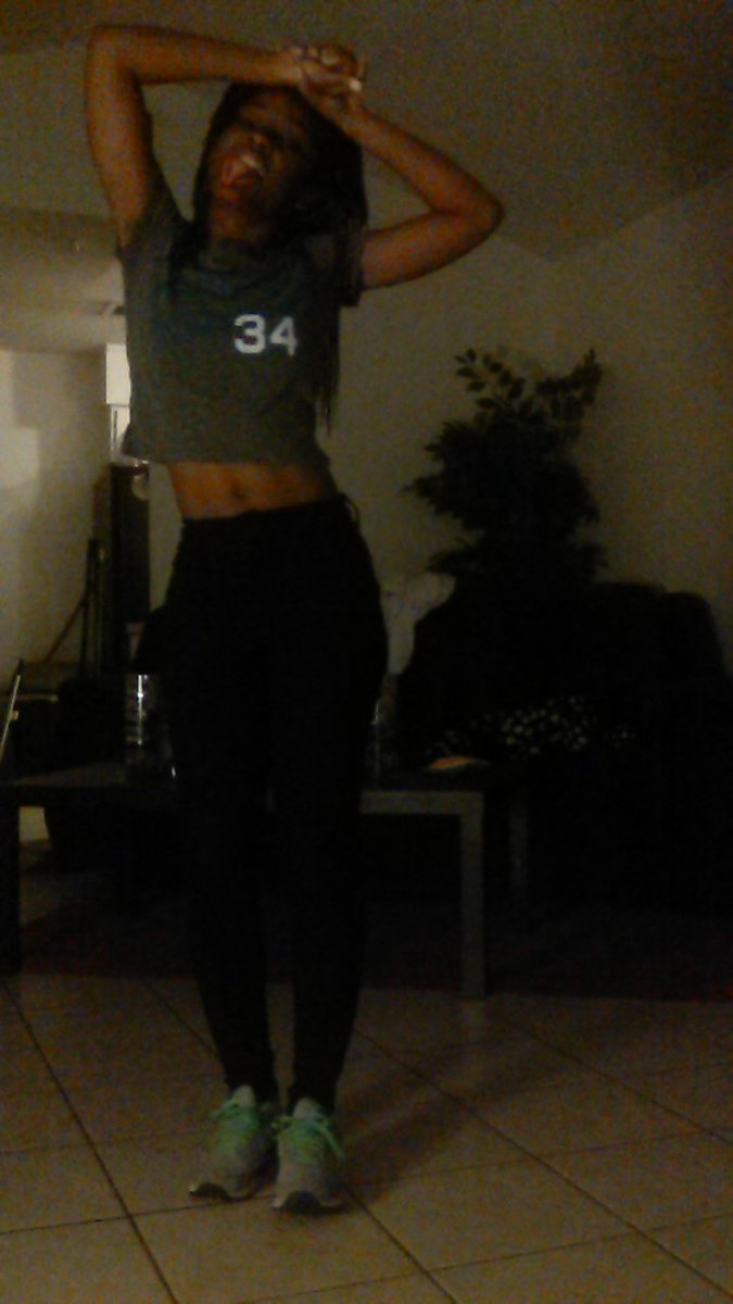 hilary_yy's tweet photo. I know I qualify for this one Man.. πππππβ€
#skinnyashellchallenge https://t.co/Z0Wk3YrOGB