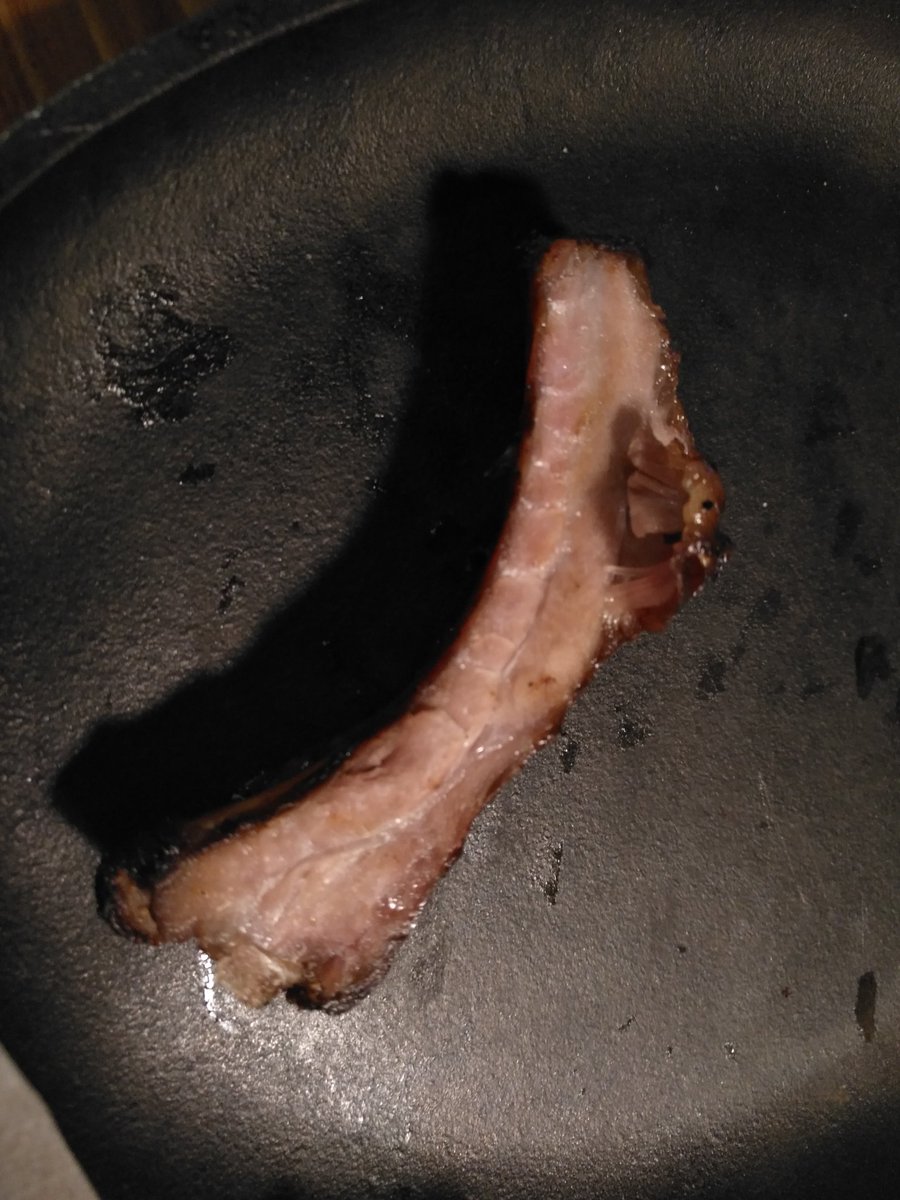 pullulae's tweet image. Gran decepción con @ribsoriginal  Móstoles. La hamburguesa era cartón y las costillas mas secas que la pata Perico #mazacote #unaynomas :(