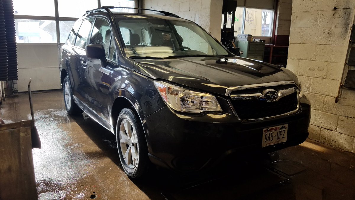 AutolinkMN's tweet image. 2016 Subaru Forester 2.5i AWD with only 4,400 miles - $20,998 - rare vehicle and a chance to save a couple grand vs buying new!