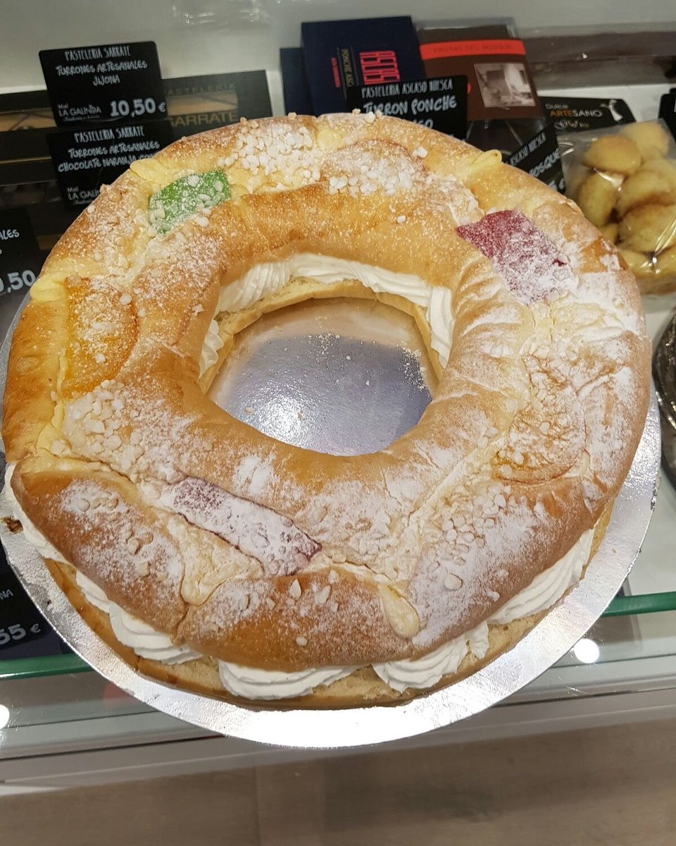 ¿Has reservado tu roscón de Reyes? Todavía estás a tiempo de hacerlo en la tienda Miel La Galinda de Mequinenza. ¡Está espectacular! 👑👑👑