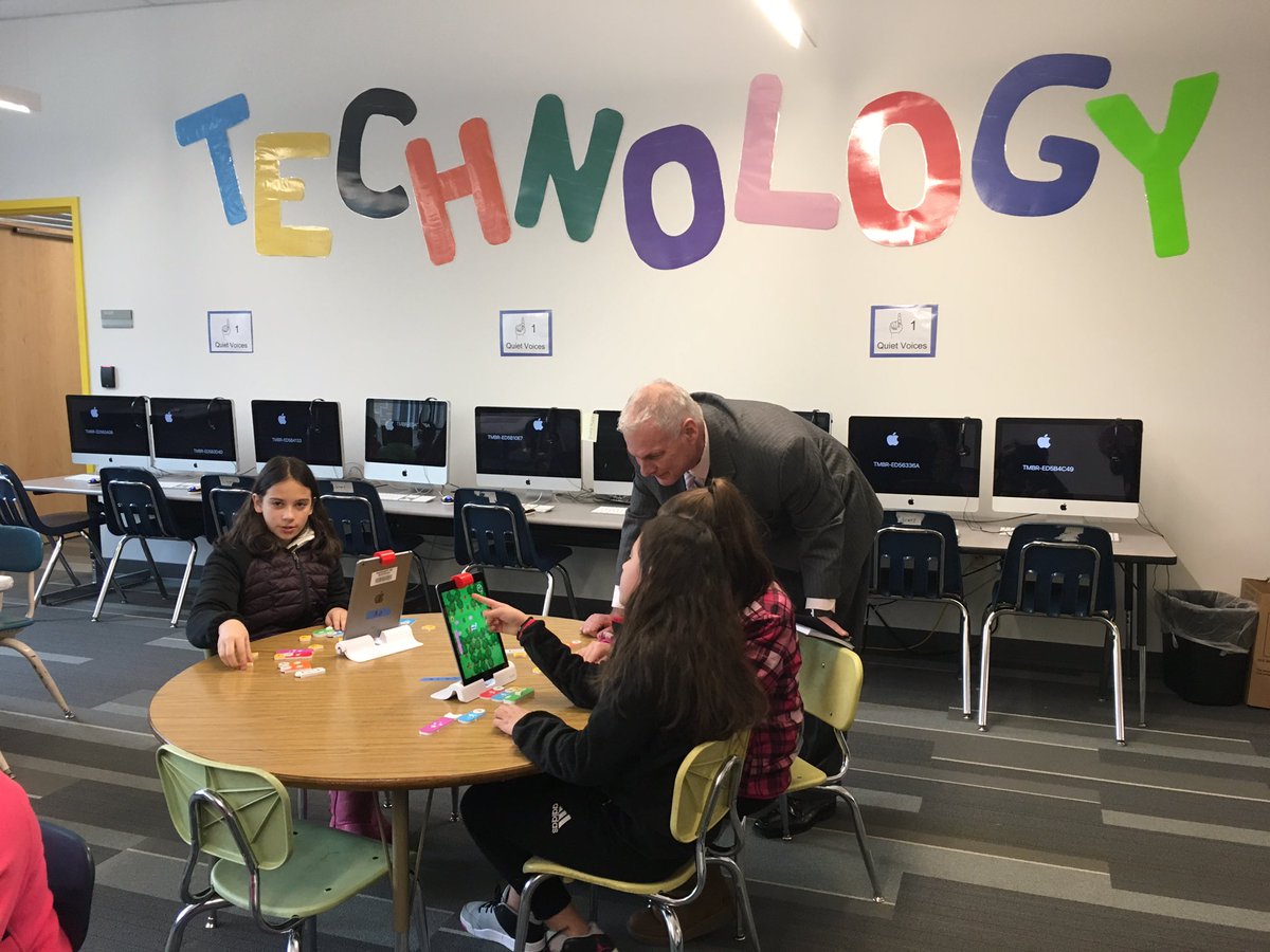 Superintendent Grotting visited the tech lab today! #bsdfutureready #osmocoding <a href="/melissa_holz/">Melissa Holz</a> <a href="/directoragalvan/">Veronica Galvan</a> <a href="/BeavertonSD/">Beaverton Schools</a>